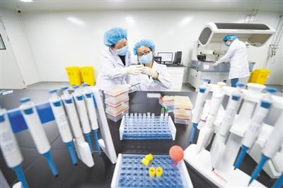 多維發(fā)力孕育“生”機(jī) 江蘇生物醫(yī)藥產(chǎn)業(yè)成績亮眼，引領(lǐng)生物科技產(chǎn)品研發(fā)新浪潮